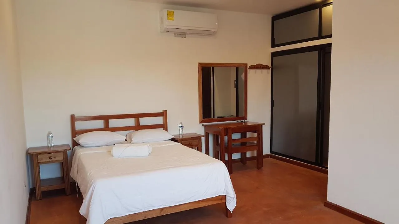 Hotel Iker 图卢姆